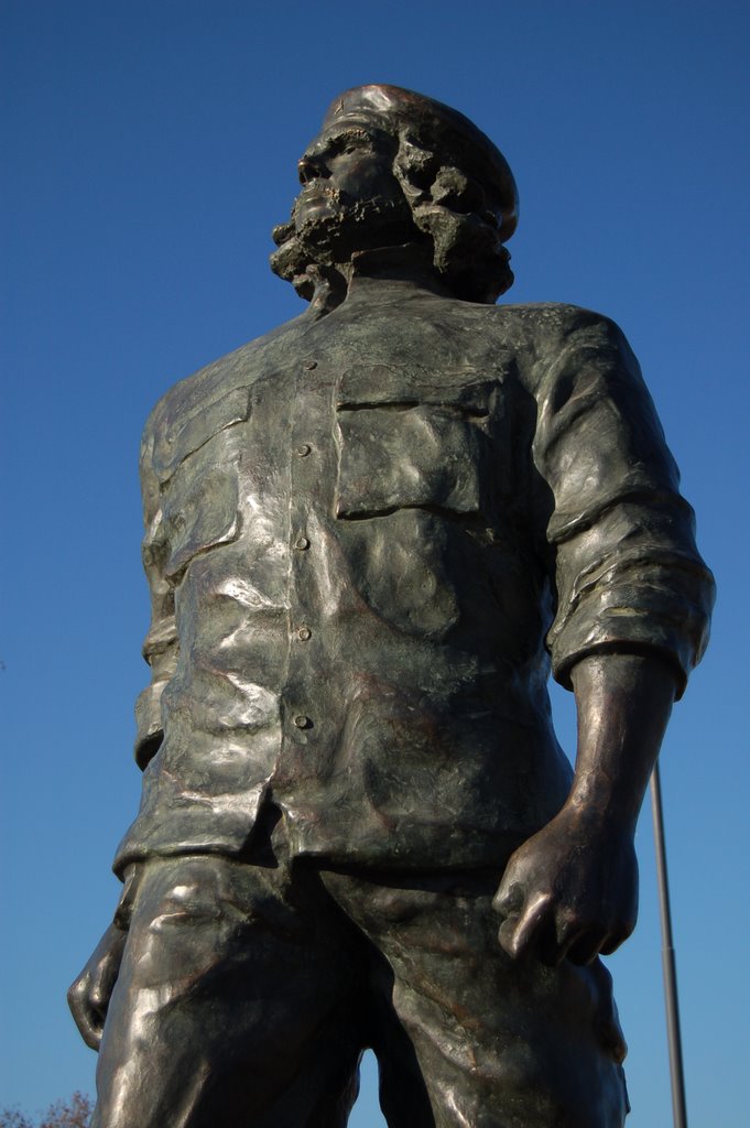 Hombre de puño grande 2